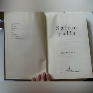 💜 Salem Falls by Jodi Picoult Hardcover book